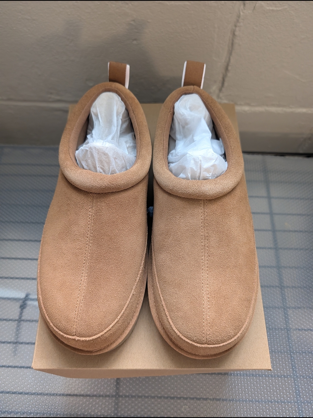 Bombas Saturday Slippers in Camel - Picture 7 of 9